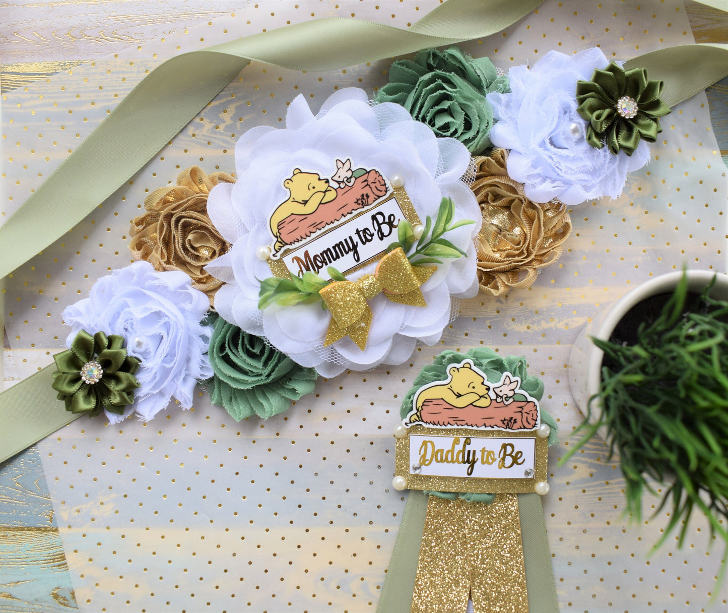 Classic Winnie the Pooh Baby Shower, Winnie the Pooh Mommy To Be Pin, Classic Winnie the Pooh, Winnie the Pooh Mommy and Daddy Pin, Custom