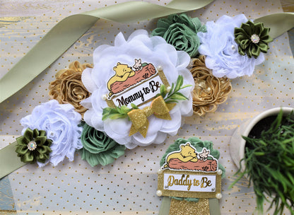 Classic Winnie the Pooh Baby Shower, Winnie the Pooh Mommy To Be Pin, Classic Winnie the Pooh, Winnie the Pooh Mommy and Daddy Pin, Custom