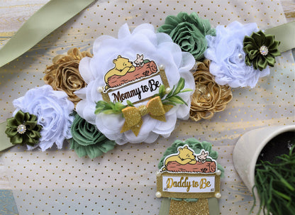 Classic Winnie the Pooh Baby Shower, Winnie the Pooh Mommy To Be Pin, Classic Winnie the Pooh, Winnie the Pooh Mommy and Daddy Pin, Custom