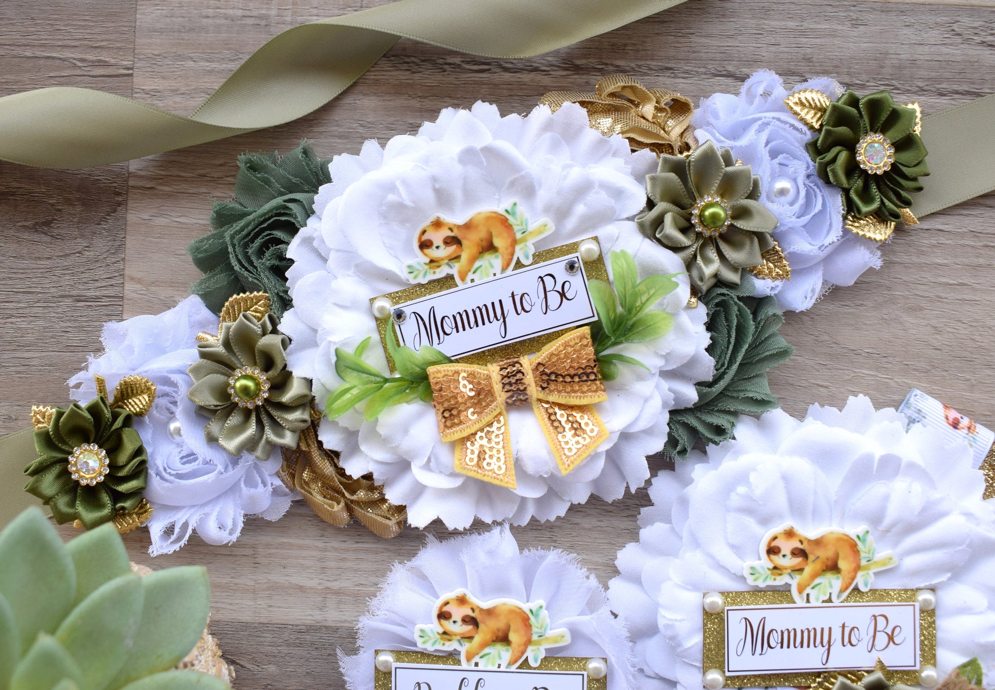 Sloth Baby Shower, Sloth Mommy to Be Pin, Sloth Baby Shower Pin, Sloth Greenery Maternity Sash, Baby Shower, Green White Gold - S0004 - Celebrations By Cris