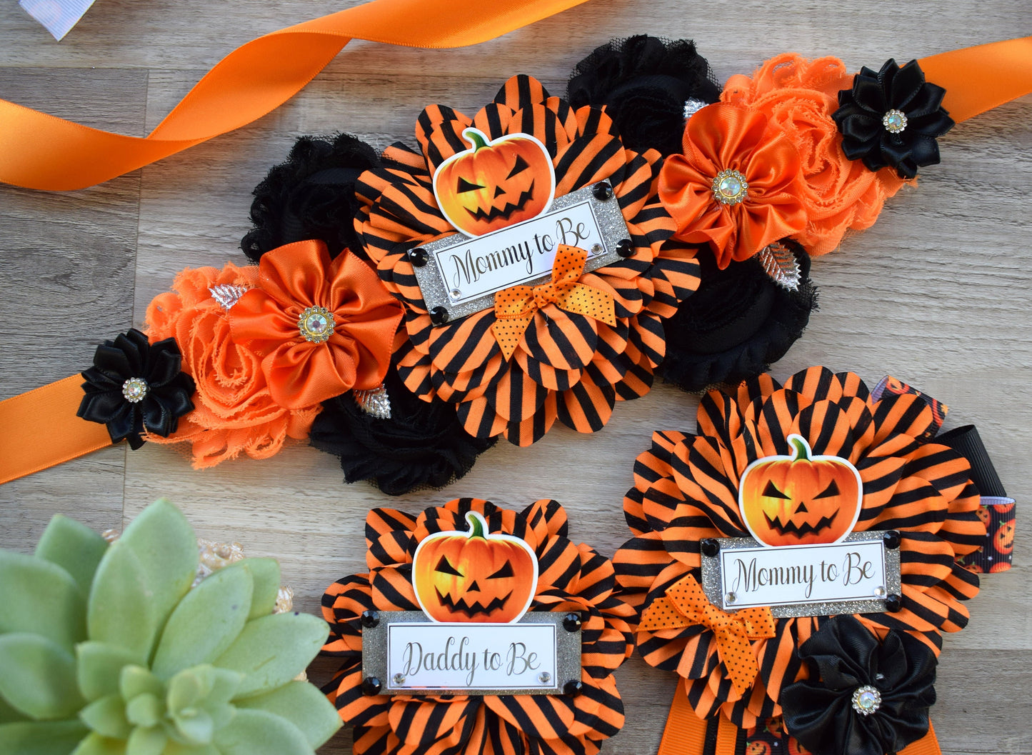 Pumpkin Halloween Baby Shower, Halloween Baby Shower, Pumpkin Orange Black Mommy To Be Pin, Halloween Corsage Pins, Daddy To Be Pins